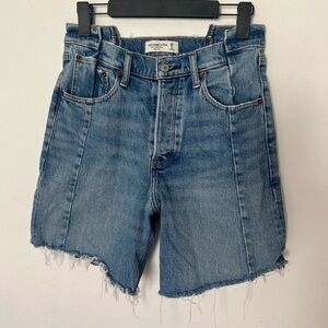 Abercrombie & Fitch “The 7” High Rise Dad Short”